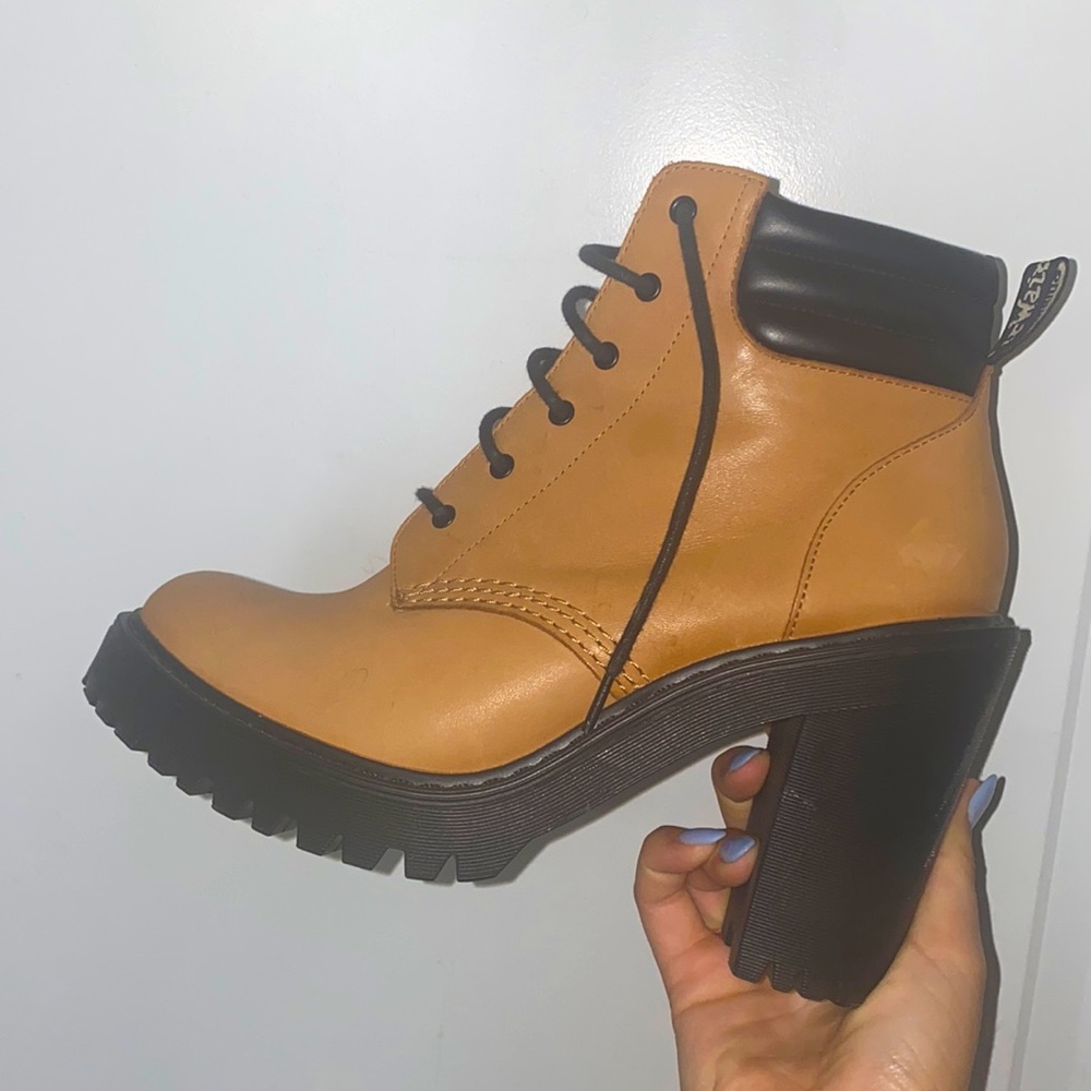 Dr. Martens Persephone